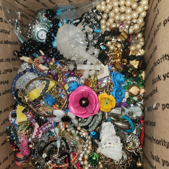 7+ LBS  VINTAGE  TO NOW CRAFT JUNK SCRAP Jewelry Lot Harvest Repurpose Salvage - Picture 3 of 6